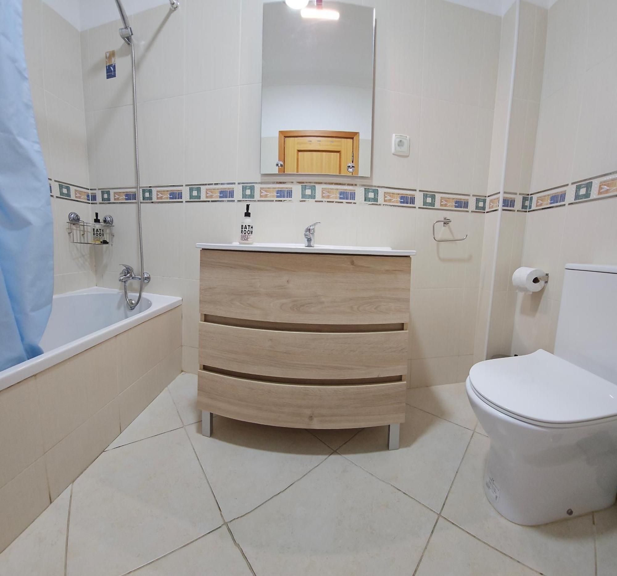 Harbour'S Way, Spacious And Cosy Apartment, With Ac Olhão Esterno foto